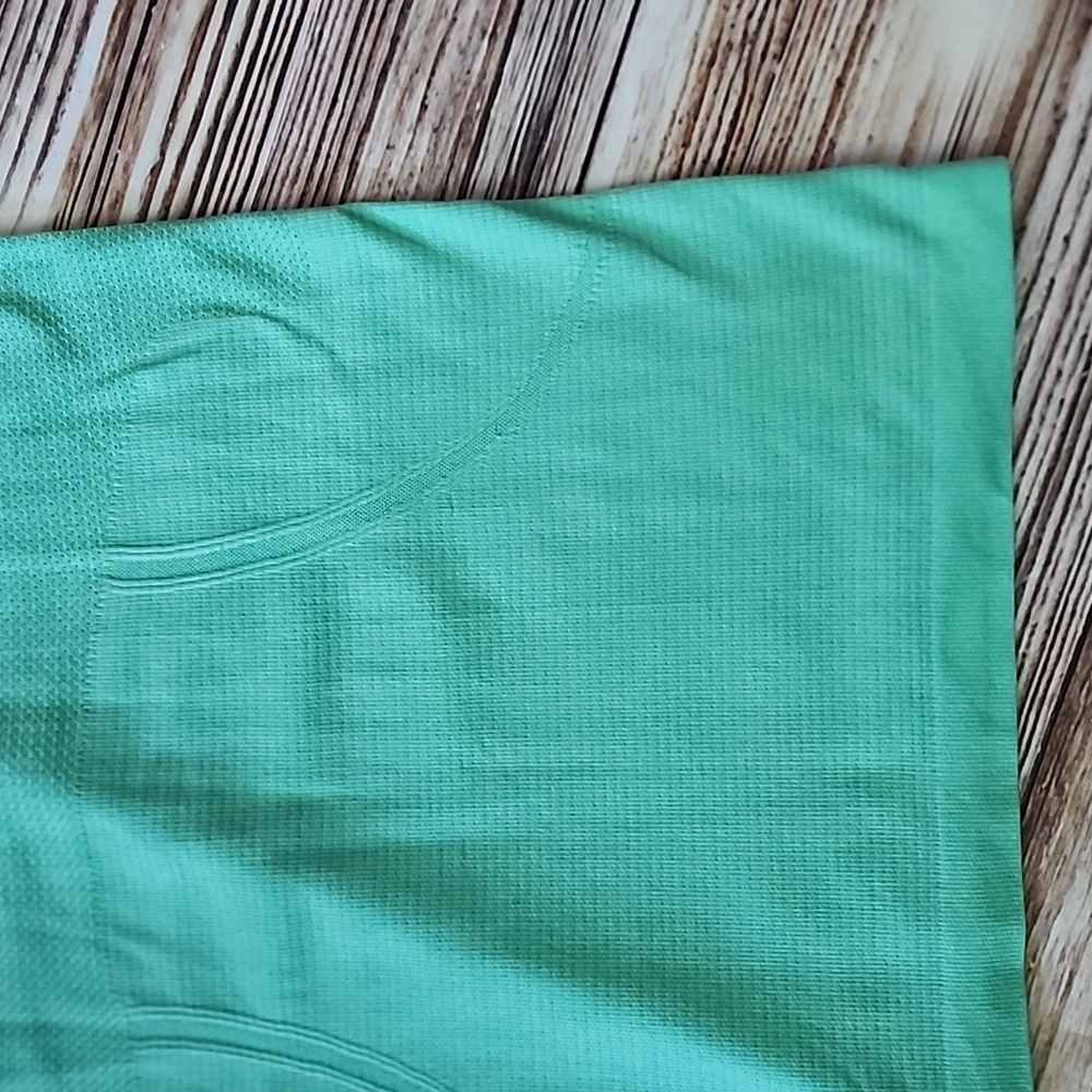 Lululemon Tank - Picture 6 of 12